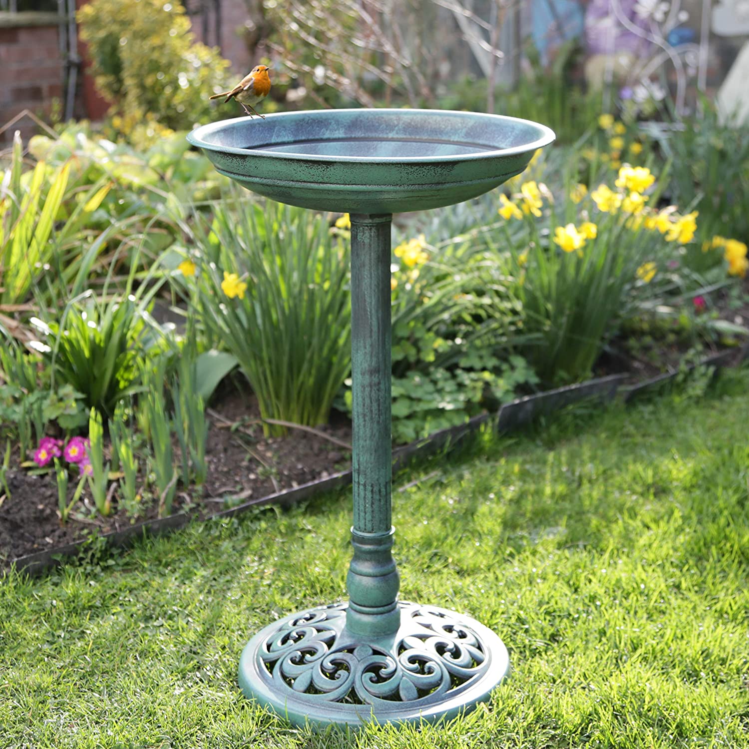 Traditional Bird Bath Pedestal Table Outdoor Waterproof Garden Feature Wild Bird