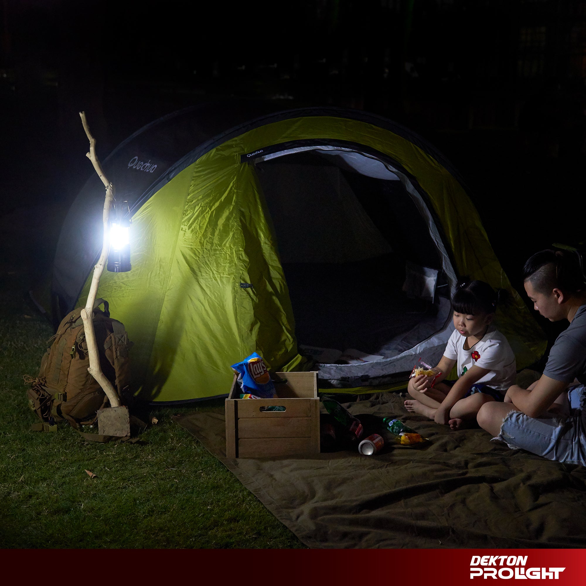 Dekton Pro Adventurer Camping XA LED Lantern 300 Lumens 50M Range & Batteries